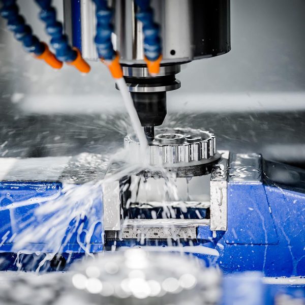 Nhớt tưới nguội máy CNC